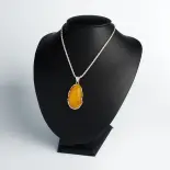 Wisiorek z bursztynem w srebrze Wisiorek z bursztynem w srebrze